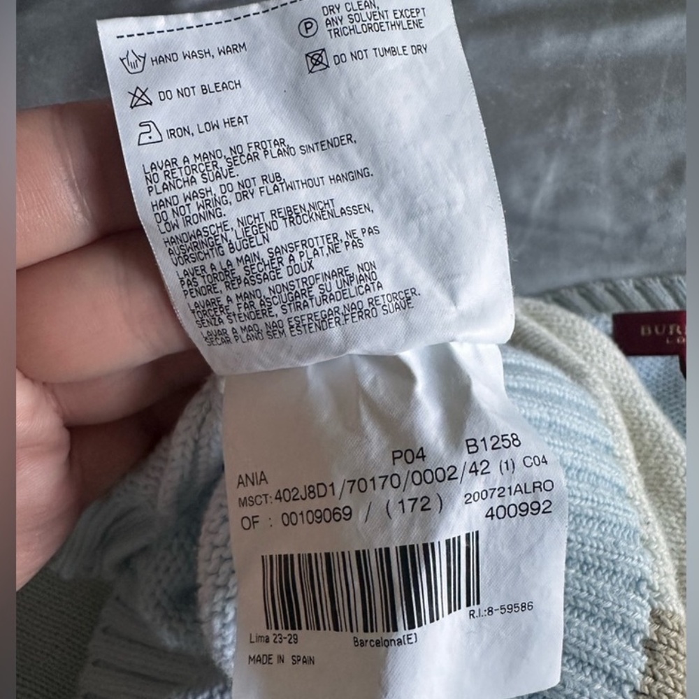 BURBERRY LONDON Colorblock Logo Knit Sweater $1,200MSRP - Picture 12 of 14